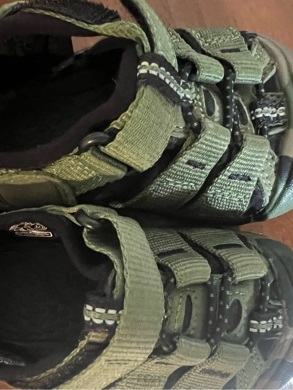 Keen Kids Olive Green Camo Closed-Toe Sandals size 4 little kids